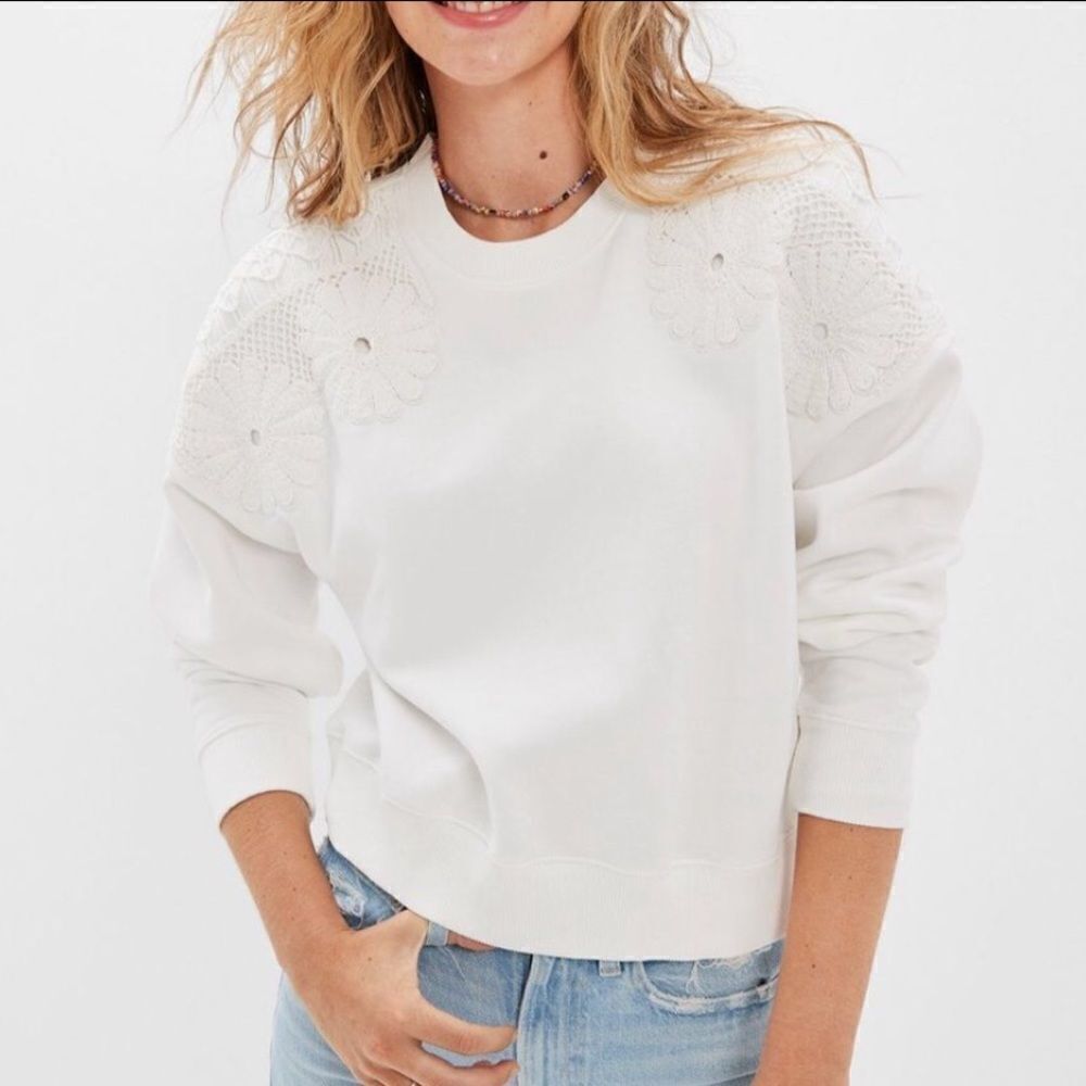AE XL Crewneck Bright White Crochet Embroidered Pullover Sweatshirt